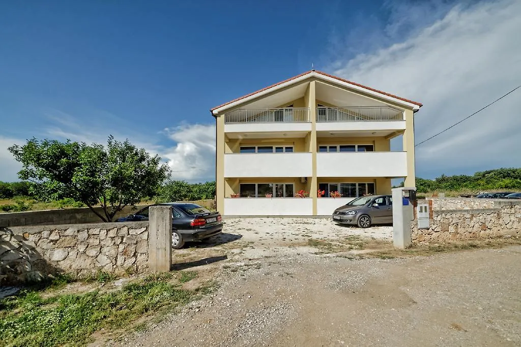 Apartment Una PUY